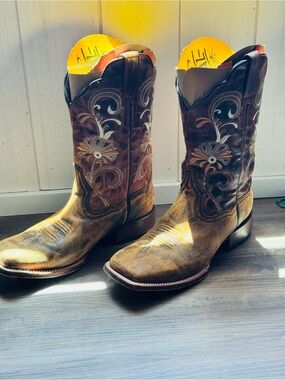 Western Embroidered Heeled Boots in Brown and Tan